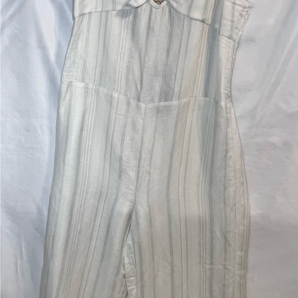 Chaser Beach Linen Tie Front Smocked Cami Cropped Jumpsuit Stripe Sz M Pockets - Picture 3 of 14